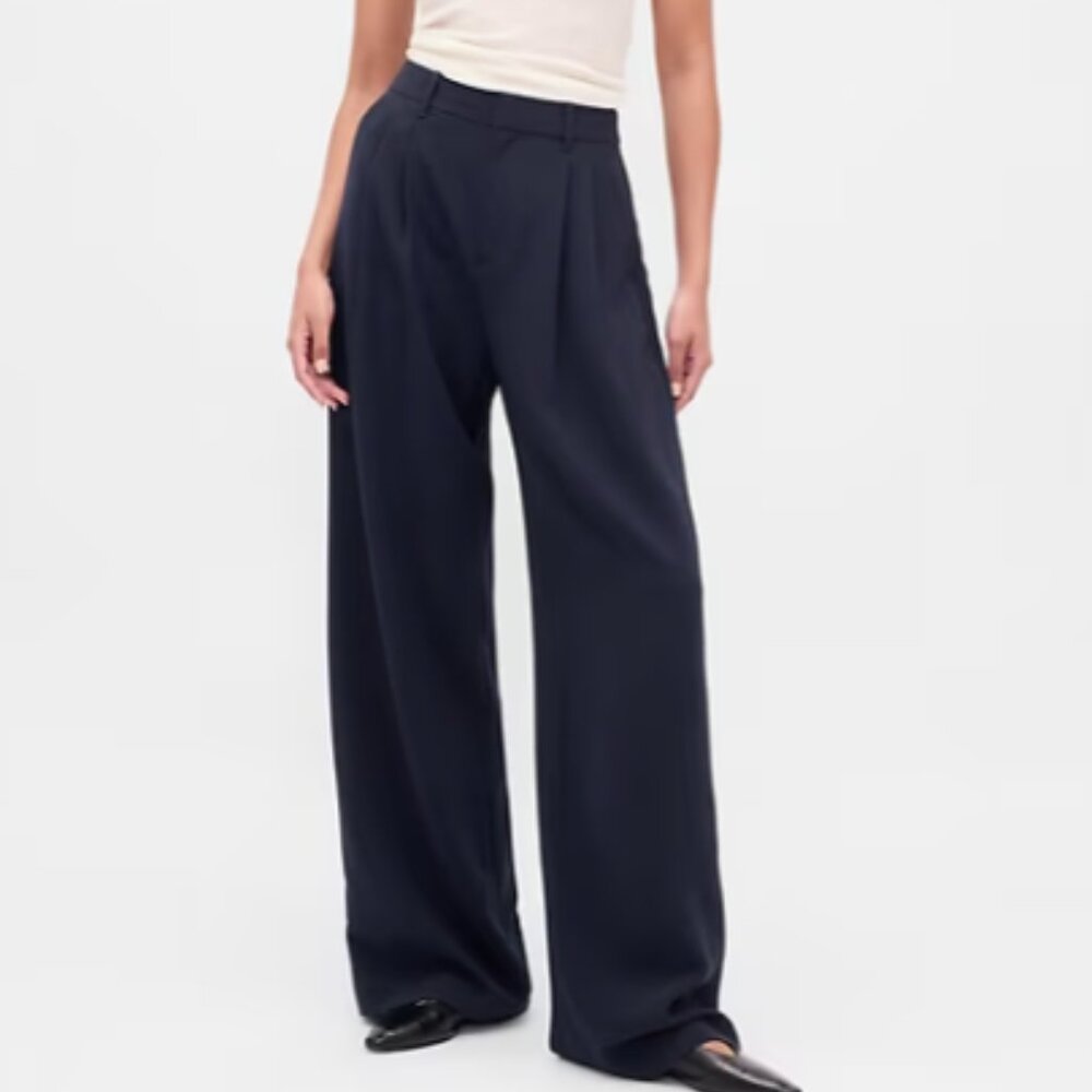 Gap - BNWT 365 High Rise Pleated Trousers Size 0